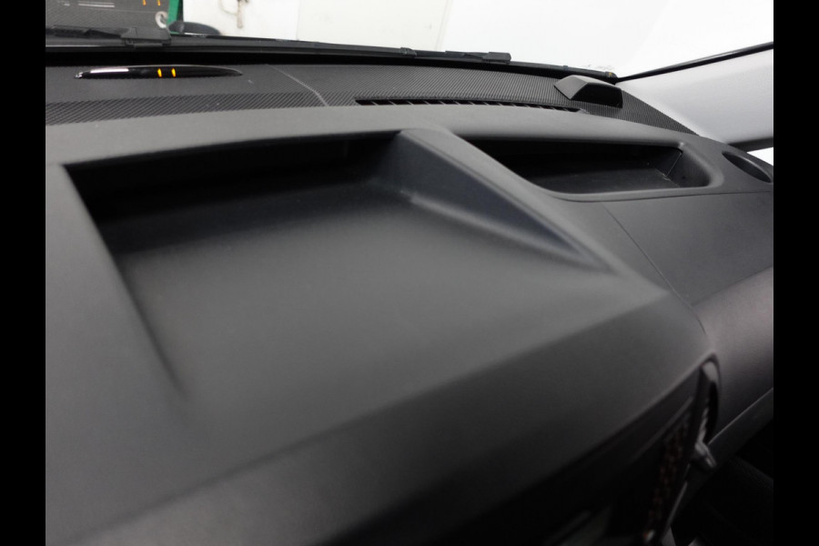 Mercedes-Benz Vito 111 CDI Functional Lang L2 Trekhaak Airco Navigatie Cruise control Parkeersensoren