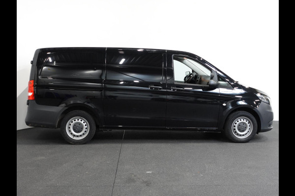 Mercedes-Benz Vito 111 CDI Functional Lang L2 Trekhaak Airco Navigatie Cruise control Parkeersensoren