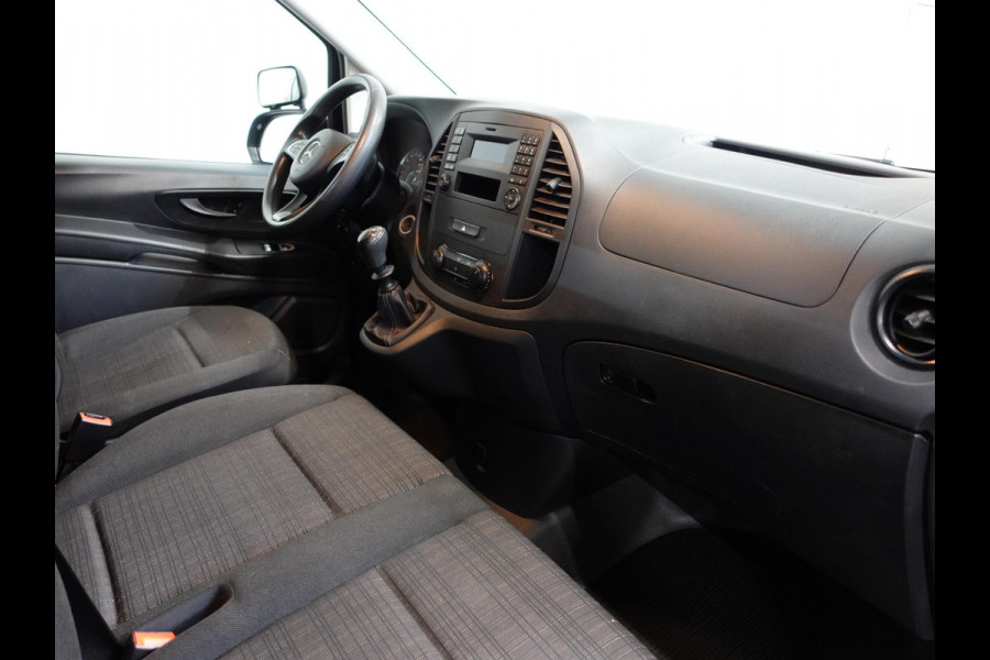 Mercedes-Benz Vito 111 CDI Functional Lang L2 Trekhaak Airco Navigatie Cruise control Parkeersensoren