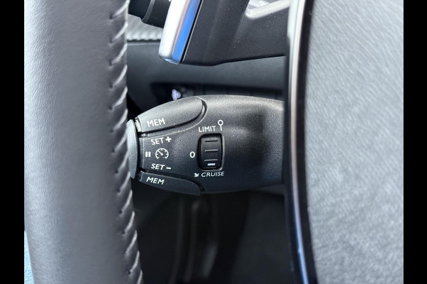 Peugeot 208 1.2 Hybrid 110 e-DCS6 Allure RIJKLAARPRIJS | FABRIEKSGARANTIE t/m 03-2027 |  KEYLESS ENTRY | APPLE CARPLAY-ANDROID AUTO| PARKEERSENSOREN VOOR EN ACHTER |