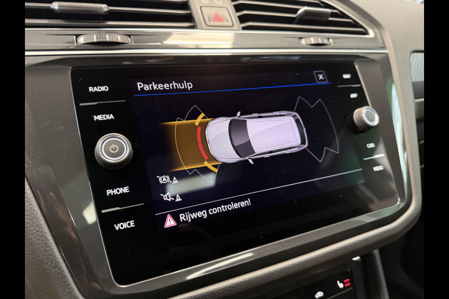 Volkswagen Tiguan 1.4 TSI eHybrid R-Line Business+ PDC NAVI ACC IQ Light Panoramadak