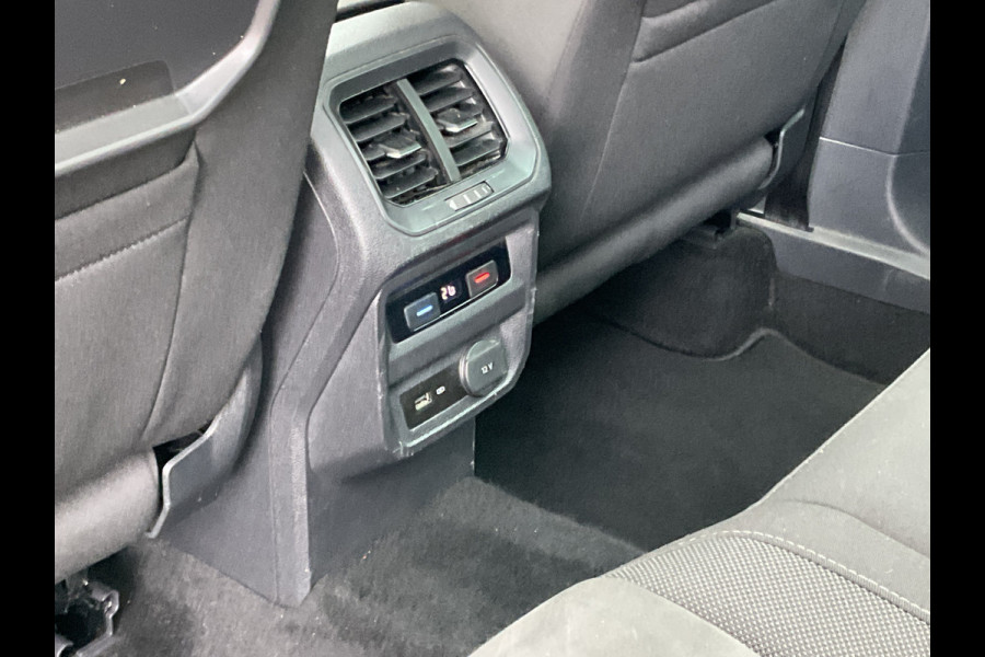 Volkswagen Tiguan 1.5 TSI R-Line Business Pano Carplay Massage Stoelverw Adap.Cruise Digitaal Vol opties!