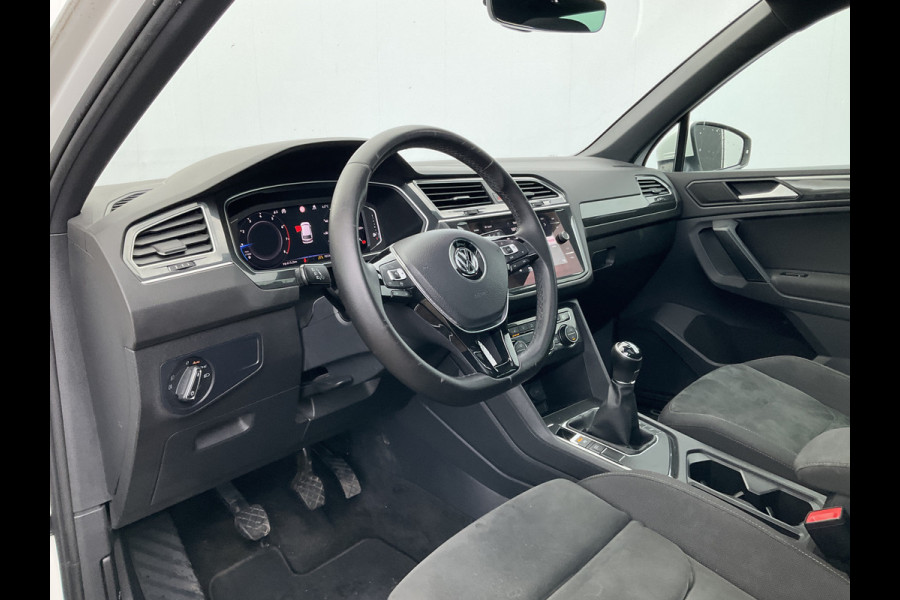 Volkswagen Tiguan 1.5 TSI R-Line Business Pano Carplay Massage Stoelverw Adap.Cruise Digitaal Vol opties!