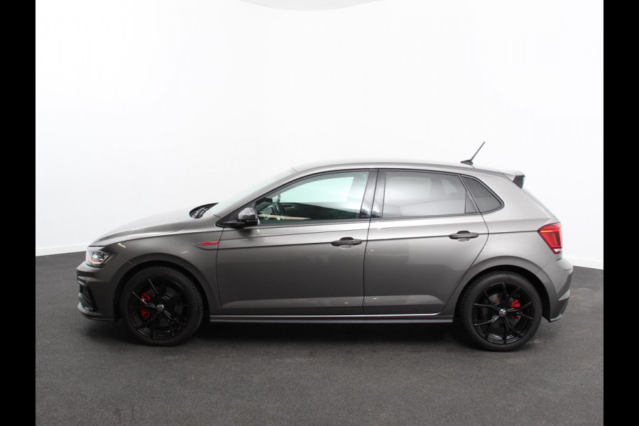 Volkswagen Polo 2.0 TSI GTI 200 PK | Navigatie | Climate control | Adaptieve cruise control | Digital dashboard | Parkeersensoren | Camera | Stoelverwarming | Apple Carplay/ Android Auto | LED | Lichtmetalen velgen