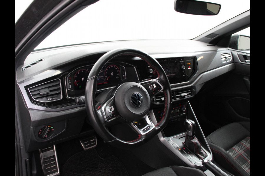 Volkswagen Polo 2.0 TSI GTI 200 PK | Navigatie | Climate control | Adaptieve cruise control | Digital dashboard | Parkeersensoren | Camera | Stoelverwarming | Apple Carplay/ Android Auto | LED | Lichtmetalen velgen