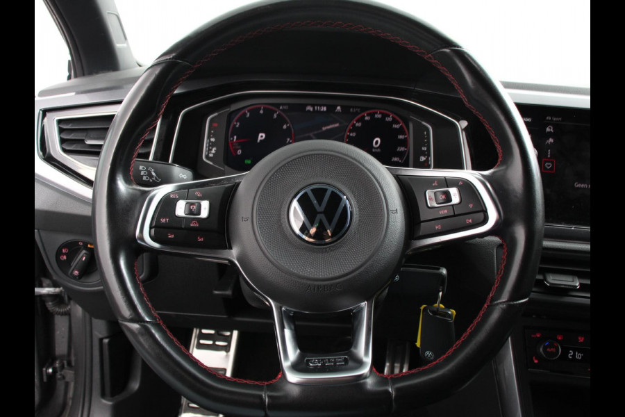 Volkswagen Polo 2.0 TSI GTI 200 PK | Navigatie | Climate control | Adaptieve cruise control | Digital dashboard | Parkeersensoren | Camera | Stoelverwarming | Apple Carplay/ Android Auto | LED | Lichtmetalen velgen