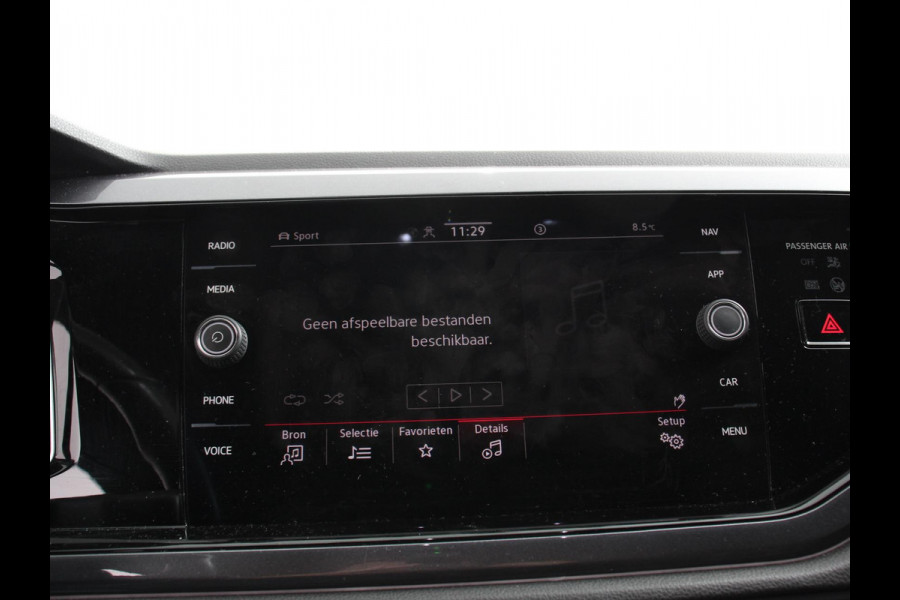 Volkswagen Polo 2.0 TSI GTI 200 PK | Navigatie | Climate control | Adaptieve cruise control | Digital dashboard | Parkeersensoren | Camera | Stoelverwarming | Apple Carplay/ Android Auto | LED | Lichtmetalen velgen