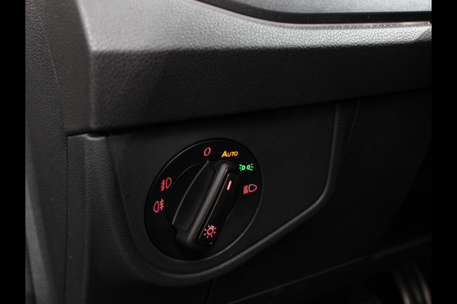 Volkswagen Polo 2.0 TSI GTI 200 PK | Navigatie | Climate control | Adaptieve cruise control | Digital dashboard | Parkeersensoren | Camera | Stoelverwarming | Apple Carplay/ Android Auto | LED | Lichtmetalen velgen