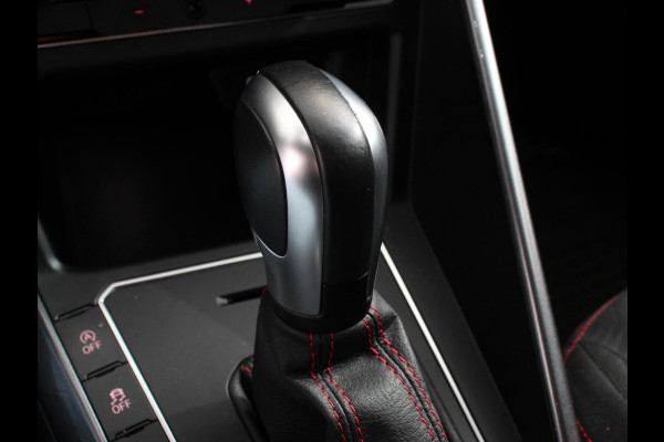 Volkswagen Polo 2.0 TSI GTI 200 PK | Navigatie | Climate control | Adaptieve cruise control | Digital dashboard | Parkeersensoren | Camera | Stoelverwarming | Apple Carplay/ Android Auto | LED | Lichtmetalen velgen