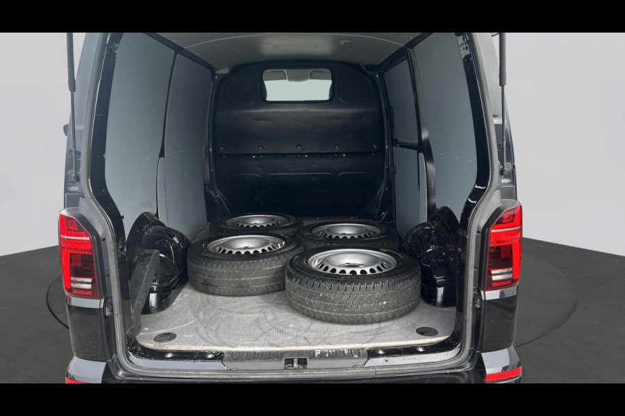 Volkswagen Transporter L1H1 2.0 TDI 150pk / Navigatie / PDC / LED / Cruise / LM-velgen