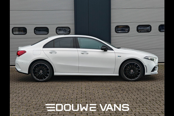Mercedes-Benz A-Klasse 250e Sedan AMG Panorama Memory Night Pakket Ambienteverlich. Multibeam LED VOL