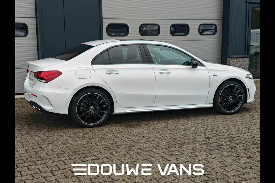 Mercedes-Benz A-Klasse 250e Sedan AMG Panorama Memory Night Pakket Ambienteverlich. Multibeam LED VOL