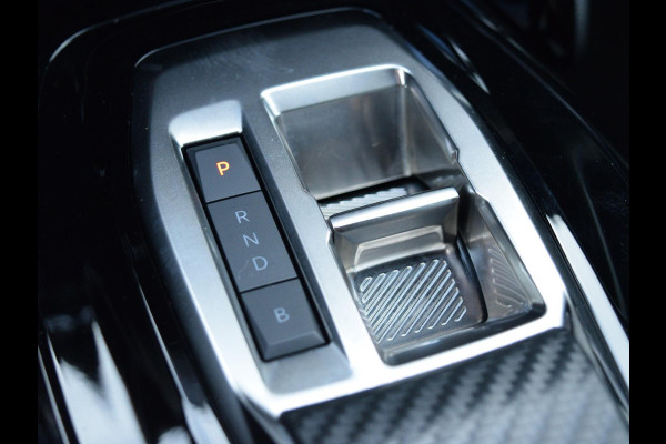 Peugeot e-2008 EV GT Avantage 54 kWh 3 FASE | NAVI & CARPLAY | CAMERA MET SENSOREN | E.C.C. |