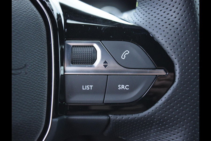 Peugeot e-2008 EV GT Avantage 54 kWh 3 FASE | NAVI & CARPLAY | CAMERA MET SENSOREN | E.C.C. |