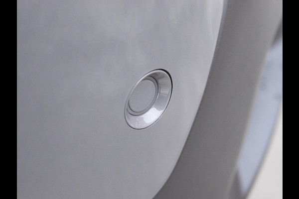 Peugeot e-2008 EV GT Avantage 54 kWh 3 FASE | NAVI & CARPLAY | CAMERA MET SENSOREN | E.C.C. |