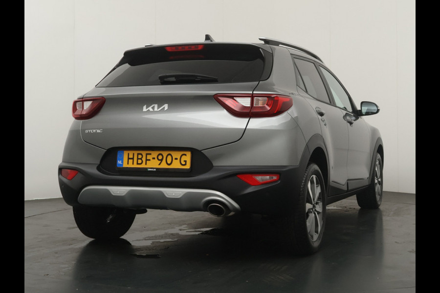 Kia Stonic 1.0 T-GDi MHEV DynamicPlusLine - Apple/Android Carplay - Navigatie - Cruise Control - Stoel/Stuurverwarming - Lichtmetalen Velgen - Fabrieksgarantie t/m 28-01-2032