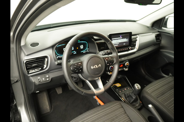 Kia Stonic 1.0 T-GDi MHEV DynamicPlusLine - Apple/Android Carplay - Navigatie - Cruise Control - Stoel/Stuurverwarming - Lichtmetalen Velgen - Fabrieksgarantie t/m 28-01-2032