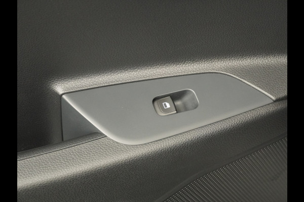 Kia Stonic 1.0 T-GDi MHEV DynamicPlusLine - Apple/Android Carplay - Navigatie - Cruise Control - Stoel/Stuurverwarming - Lichtmetalen Velgen - Fabrieksgarantie t/m 28-01-2032