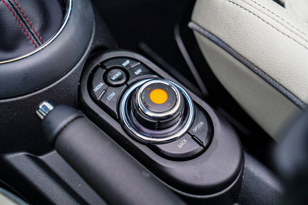 MINI Cabrio 2.0 Cooper S Hammersmith | Cabriolet | Camera | Dealer onderhouden | Stoelverwarming | Luxe Leder | NAP |