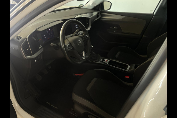 Opel Mokka 1.2 Edition 100PK AIRCO NAVI CRUISE APPLE CARPLAY ANDROID AUTO CAMERA STOELVER STUURVERW ZWARTE VELGEN PDC NIEUWSTAAT