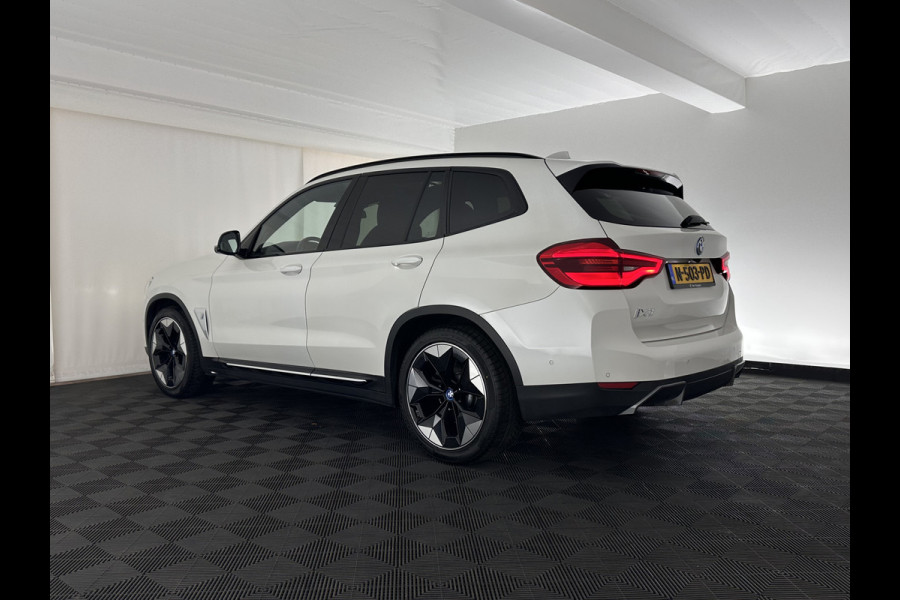 BMW iX3 High Executive 80 kWh [3-Fase-11kW] {SOH-100%} (INCL-BTW) Aut. *PANO | LEATHER | HARMAN/KARDON | FULL-LED | BLINDSPOT | MEMORY-PACK | DIGI-COCKPIT | HEATED-SPORTSEATS | KEYLESS | TOPVIEW | DAB+ | NAVI-FULLMAP | HEAD-UP | PRIVACY-GLASS | .