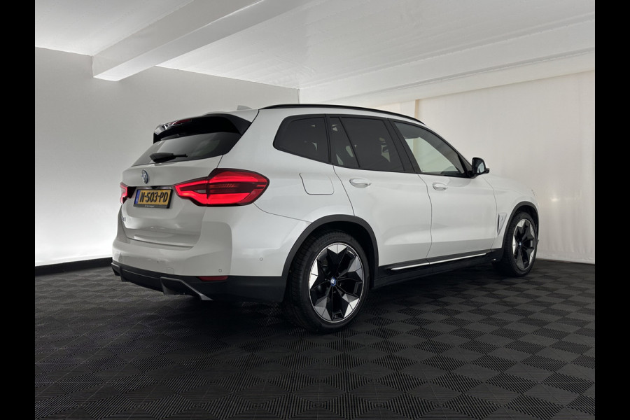 BMW iX3 High Executive 80 kWh [3-Fase-11kW] {SOH-100%} (INCL-BTW) Aut. *PANO | LEATHER | HARMAN/KARDON | FULL-LED | BLINDSPOT | MEMORY-PACK | DIGI-COCKPIT | HEATED-SPORTSEATS | KEYLESS | TOPVIEW | DAB+ | NAVI-FULLMAP | HEAD-UP | PRIVACY-GLASS | .