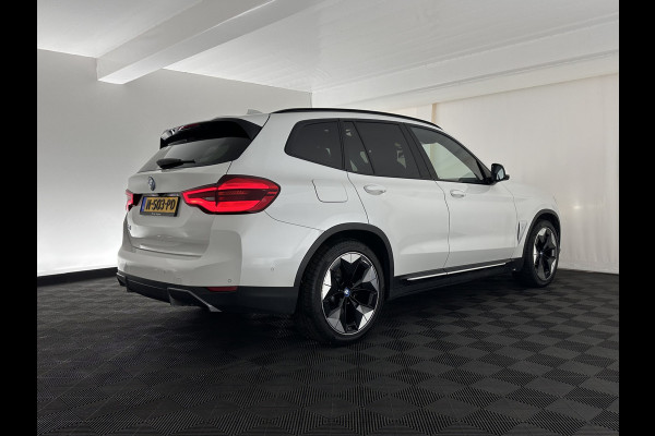 BMW iX3 High Executive 80 kWh [3-Fase-11kW] {SOH-100%} (INCL-BTW) Aut. *PANO | LEATHER | HARMAN/KARDON | FULL-LED | BLINDSPOT | MEMORY-PACK | DIGI-COCKPIT | HEATED-SPORTSEATS | KEYLESS | TOPVIEW | DAB+ | NAVI-FULLMAP | HEAD-UP | PRIVACY-GLASS | .