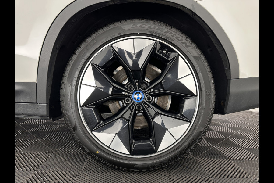 BMW iX3 High Executive 80 kWh [3-Fase-11kW] {SOH-100%} (INCL-BTW) Aut. *PANO | LEATHER | HARMAN/KARDON | FULL-LED | BLINDSPOT | MEMORY-PACK | DIGI-COCKPIT | HEATED-SPORTSEATS | KEYLESS | TOPVIEW | DAB+ | NAVI-FULLMAP | HEAD-UP | PRIVACY-GLASS | .