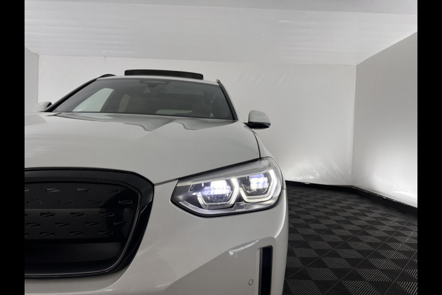 BMW iX3 High Executive 80 kWh [3-Fase-11kW] {SOH-100%} (INCL-BTW) Aut. *PANO | LEATHER | HARMAN/KARDON | FULL-LED | BLINDSPOT | MEMORY-PACK | DIGI-COCKPIT | HEATED-SPORTSEATS | KEYLESS | TOPVIEW | DAB+ | NAVI-FULLMAP | HEAD-UP | PRIVACY-GLASS | .