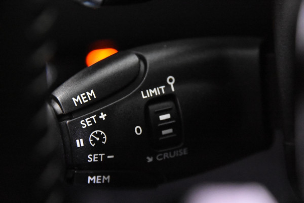 Peugeot 208 Allure Automaat *1ste Eigenaar*Leer*Stoelverwarming*