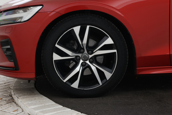 Volvo V60 2.0 D4 R-Design Sport pack, Leer, Climate, Trekhaak