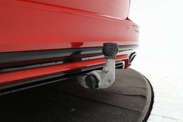 Volvo V60 2.0 D4 R-Design Sport pack, Leer, Climate, Trekhaak