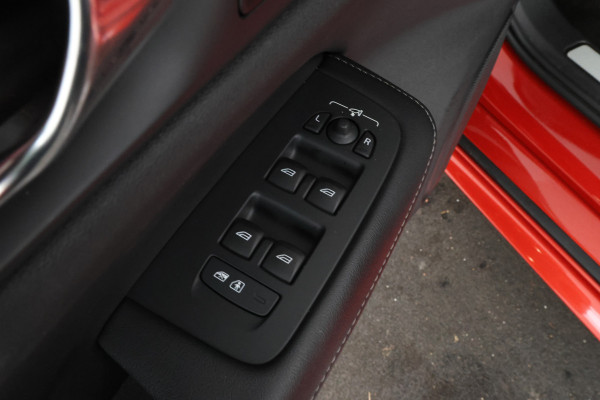 Volvo V60 2.0 D4 R-Design Sport pack, Leer, Climate, Trekhaak