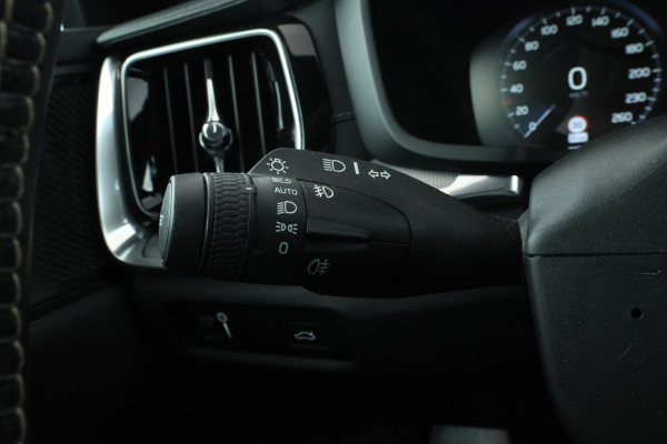 Volvo V60 2.0 D4 R-Design Sport pack, Leer, Climate, Trekhaak