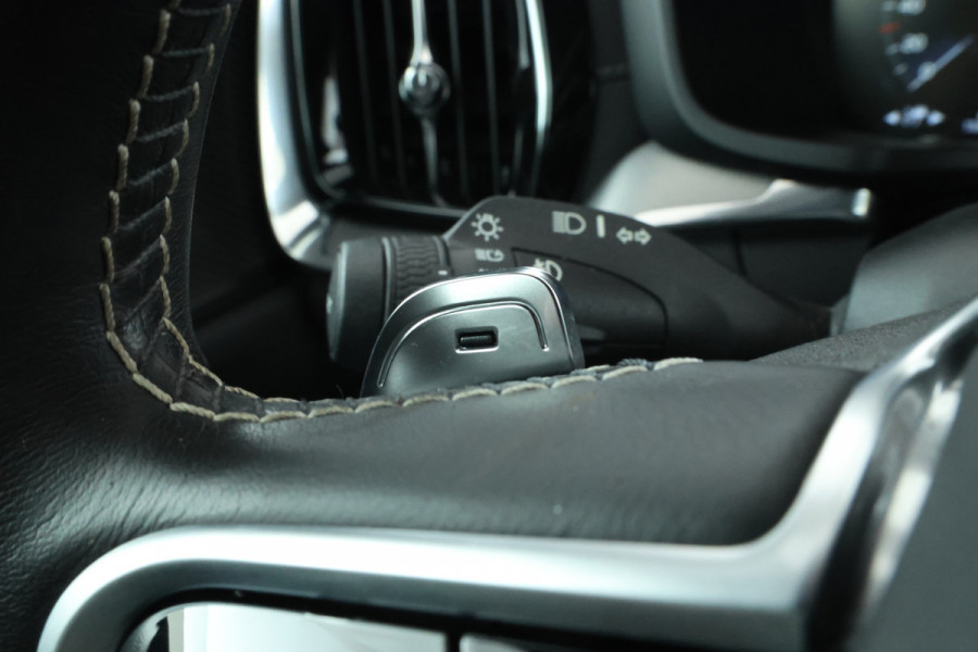 Volvo V60 2.0 D4 R-Design Sport pack, Leer, Climate, Trekhaak