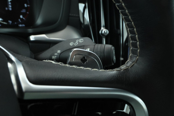Volvo V60 2.0 D4 R-Design Sport pack, Leer, Climate, Trekhaak