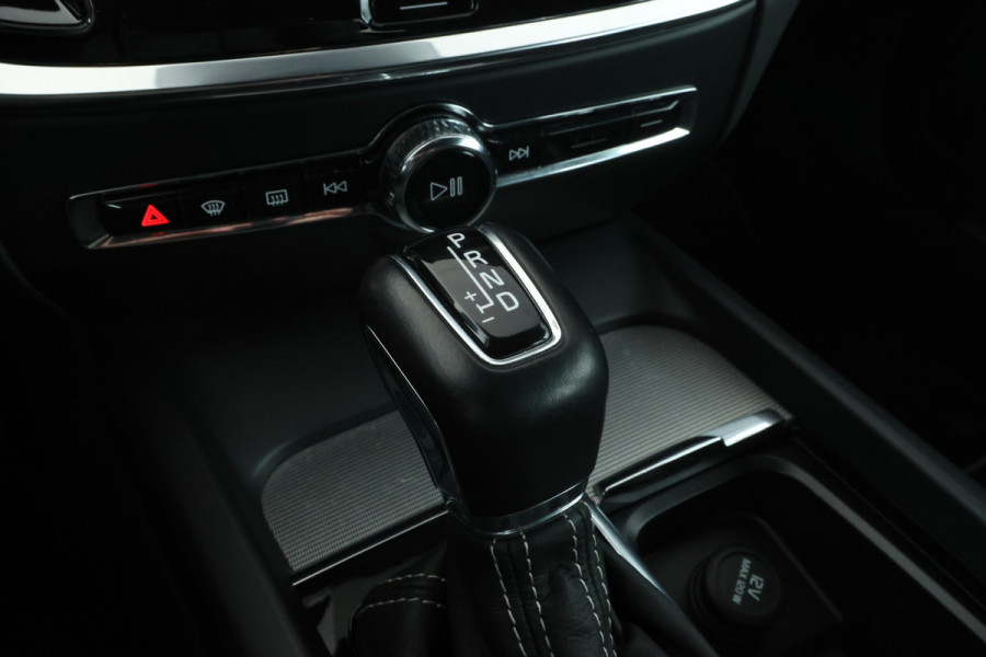 Volvo V60 2.0 D4 R-Design Sport pack, Leer, Climate, Trekhaak