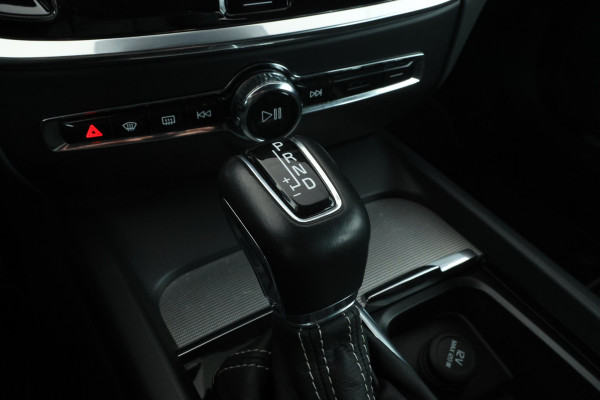 Volvo V60 2.0 D4 R-Design Sport pack, Leer, Climate, Trekhaak