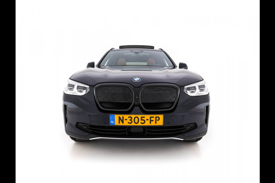BMW iX3 High Executive 80 kWh [ 3-Fase -11kW] {SOH-98%} (INCL-BTW) Aut. *PANO | LEATHER | HARMAN/KARDON | FULL-LED | BLINDSPOT | MEMORY-PACK | DIGI-COCKPIT | HEATED-SPORTSEATS | KEYLESS | TOPVIEW | DAB+ | NAVI-FULLMAP | HEAD-UP | ...