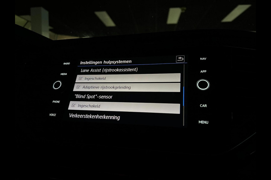 Volkswagen T-Roc Sport | Pano | Virtual | Led | Acc | DSG