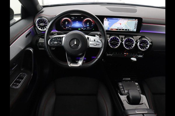 Mercedes-Benz CLA-Klasse Shooting Brake 250e AMG Limited | Stoelverwarming | Carplay | Leder/Alcantara | Camera | Sfeerverlichting | Navigatie | Park Assist | Widescreen | Dodehoek detectie | PHEV | Plug In