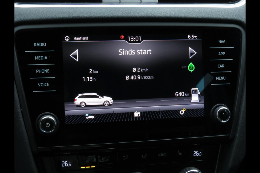 Škoda Octavia Combi 1.5 TSI 150PK Greentech Business Edition AUTOMAAT | DEALER ONDERHOUDEN | STOELVERWARMING | HALF LEDER | NAVI |