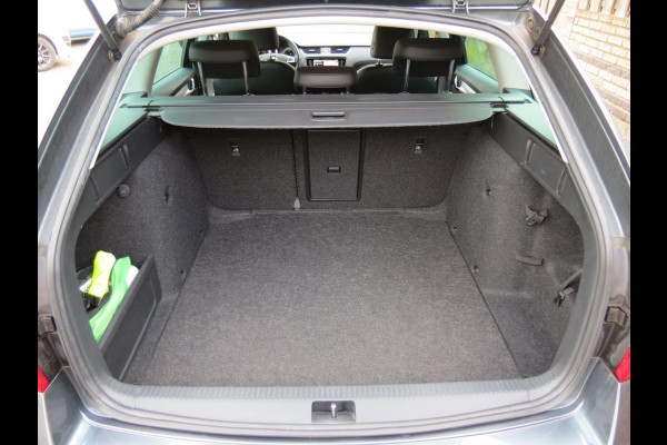 Škoda Octavia Combi 1.5 TSI 150PK Greentech Business Edition AUTOMAAT | DEALER ONDERHOUDEN | STOELVERWARMING | HALF LEDER | NAVI |