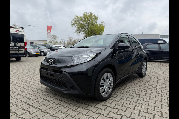 Toyota Aygo X 1.0 VVT-i S-CVT Play Automaat stoelverwarming, keyless etc (RIJKLAARPRIJS)