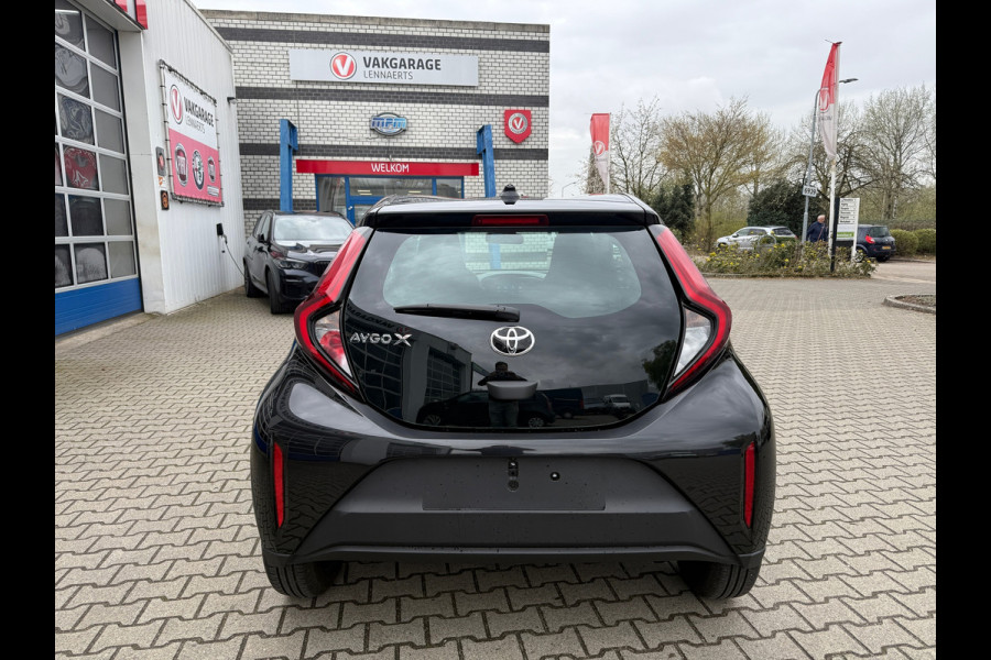 Toyota Aygo X 1.0 VVT-i S-CVT Play Automaat stoelverwarming, keyless etc (RIJKLAARPRIJS)