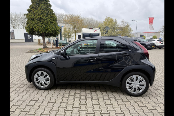 Toyota Aygo X 1.0 VVT-i S-CVT Play Automaat stoelverwarming, keyless etc (RIJKLAARPRIJS)