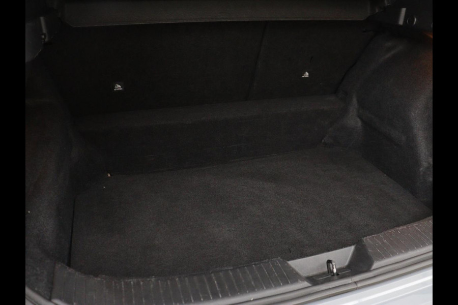 Nissan QASHQAI 1.3 MHEV Acenta | Panoramadak | Adaptive cruise | Carplay | Camera | Keyless | Dodehoek detectie | Parkeerhulp | Climate control | DAB | Getint glas