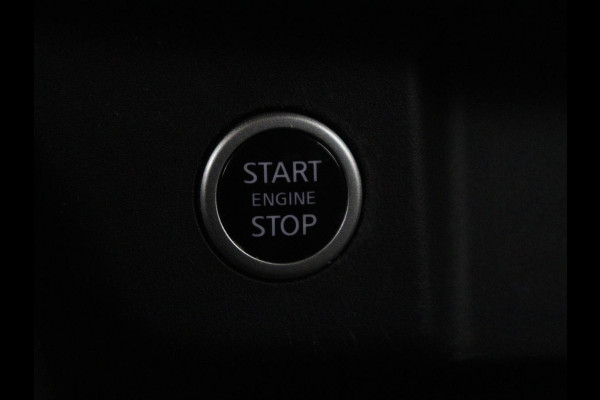 Nissan QASHQAI 1.3 MHEV Acenta | Panoramadak | Adaptive cruise | Carplay | Camera | Keyless | Dodehoek detectie | Parkeerhulp | Climate control | DAB | Getint glas