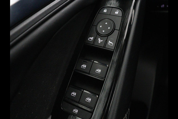 Nissan QASHQAI 1.3 MHEV Acenta | Panoramadak | Adaptive cruise | Carplay | Camera | Keyless | Dodehoek detectie | Parkeerhulp | Climate control | DAB | Getint glas