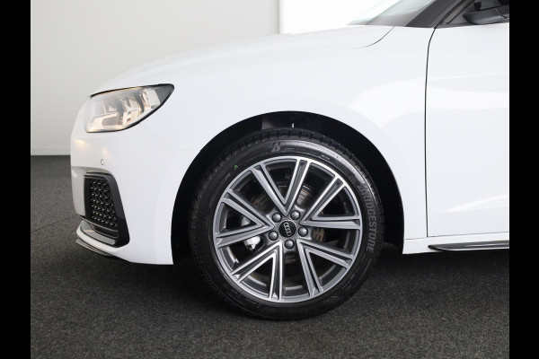 Audi A1 Sportback Advanced edition 25 TFSI 95 pk | Parkeerhulp plus | Automatische airco | Inklapbare buitenspiegels | Dak in contrast kleur |